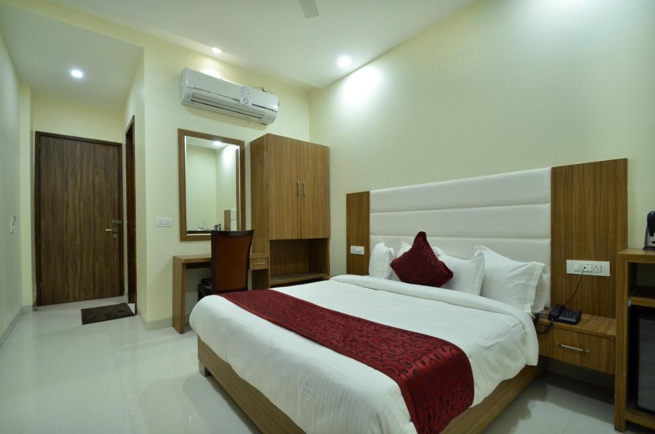 Capital O 8510 Welcome Inn Amritsar Exterior foto
